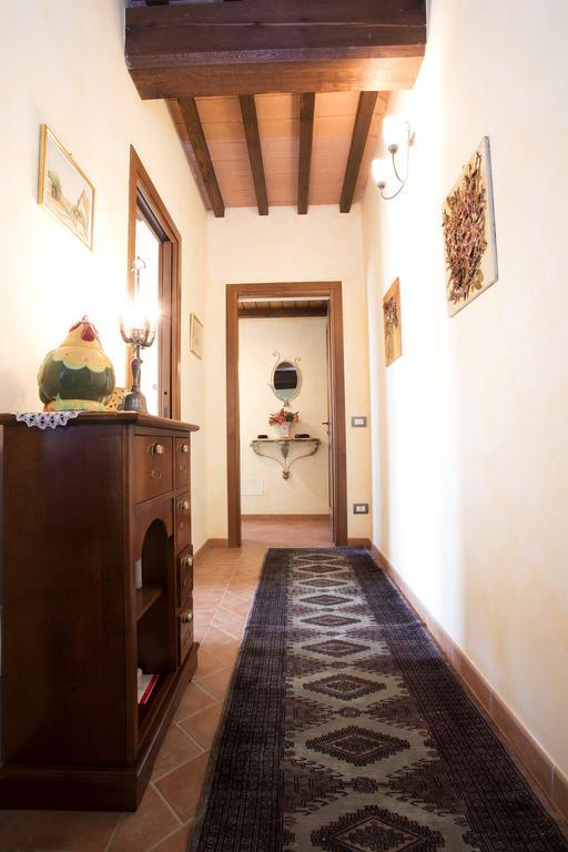 הוילה קאסטלמוזיו Casa Sandro A Podere Pascianella חדר תמונה