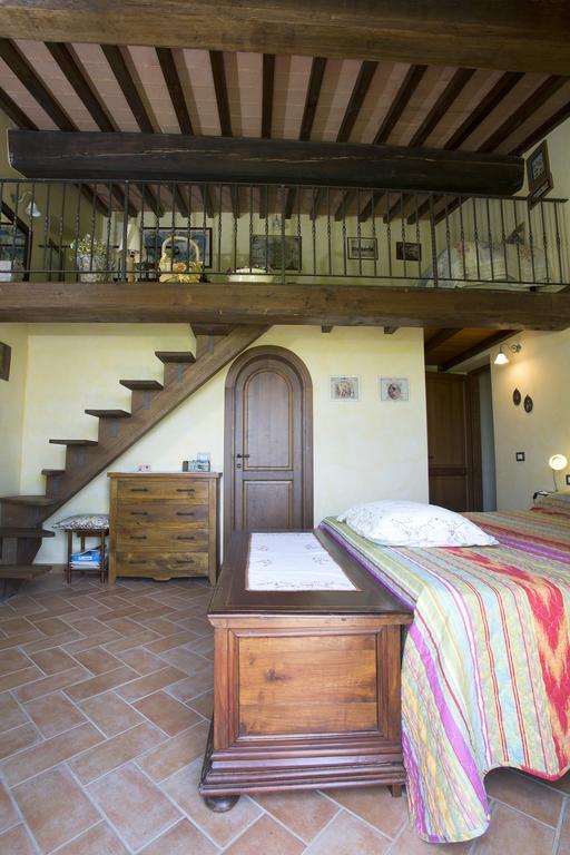 הוילה קאסטלמוזיו Casa Sandro A Podere Pascianella חדר תמונה