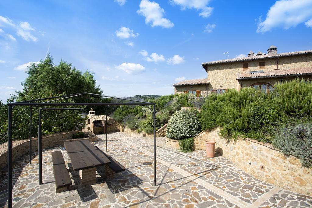 הוילה קאסטלמוזיו Casa Sandro A Podere Pascianella חדר תמונה