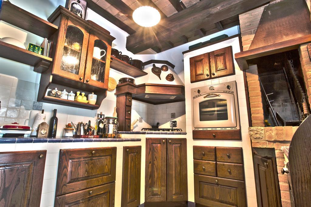 הוילה קאסטלמוזיו Casa Sandro A Podere Pascianella חדר תמונה