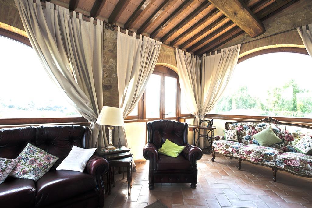 הוילה קאסטלמוזיו Casa Sandro A Podere Pascianella חדר תמונה