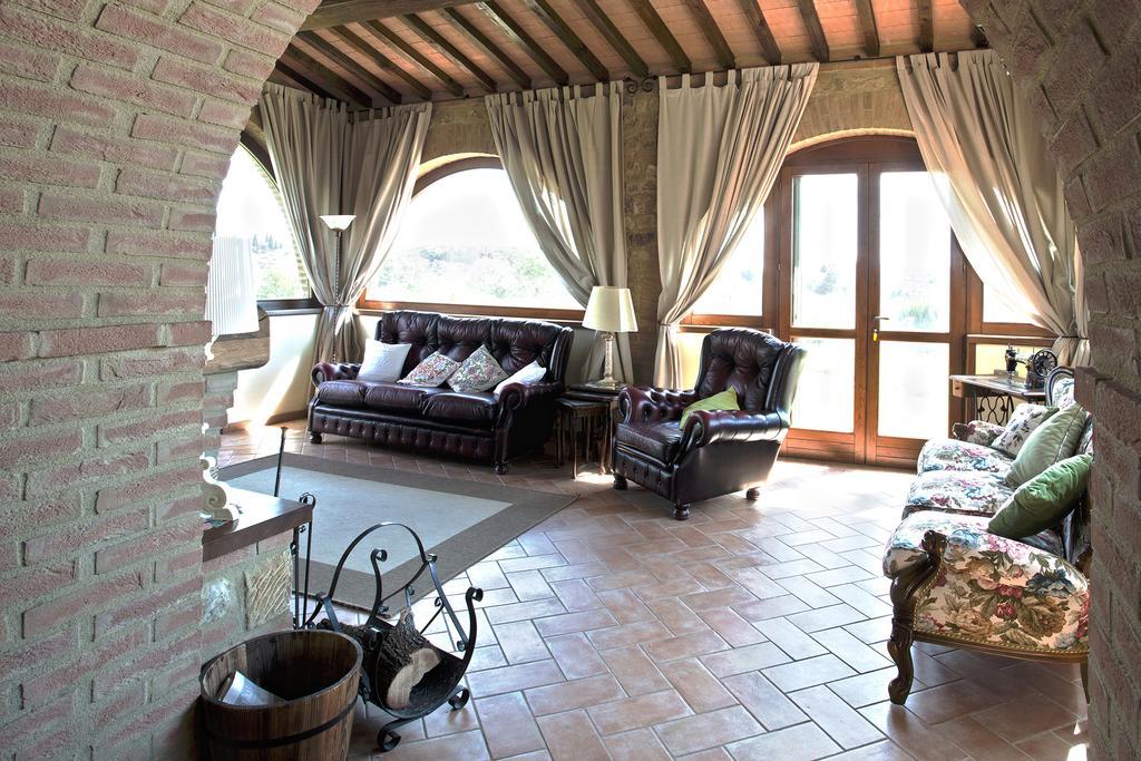 הוילה קאסטלמוזיו Casa Sandro A Podere Pascianella חדר תמונה