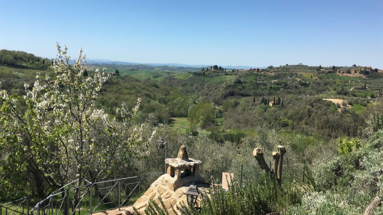 הוילה קאסטלמוזיו Casa Sandro A Podere Pascianella מראה חיצוני תמונה